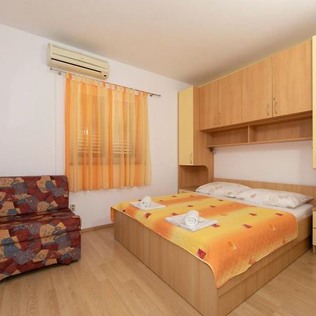 Apartments Maja Tučepi Buitenkant foto